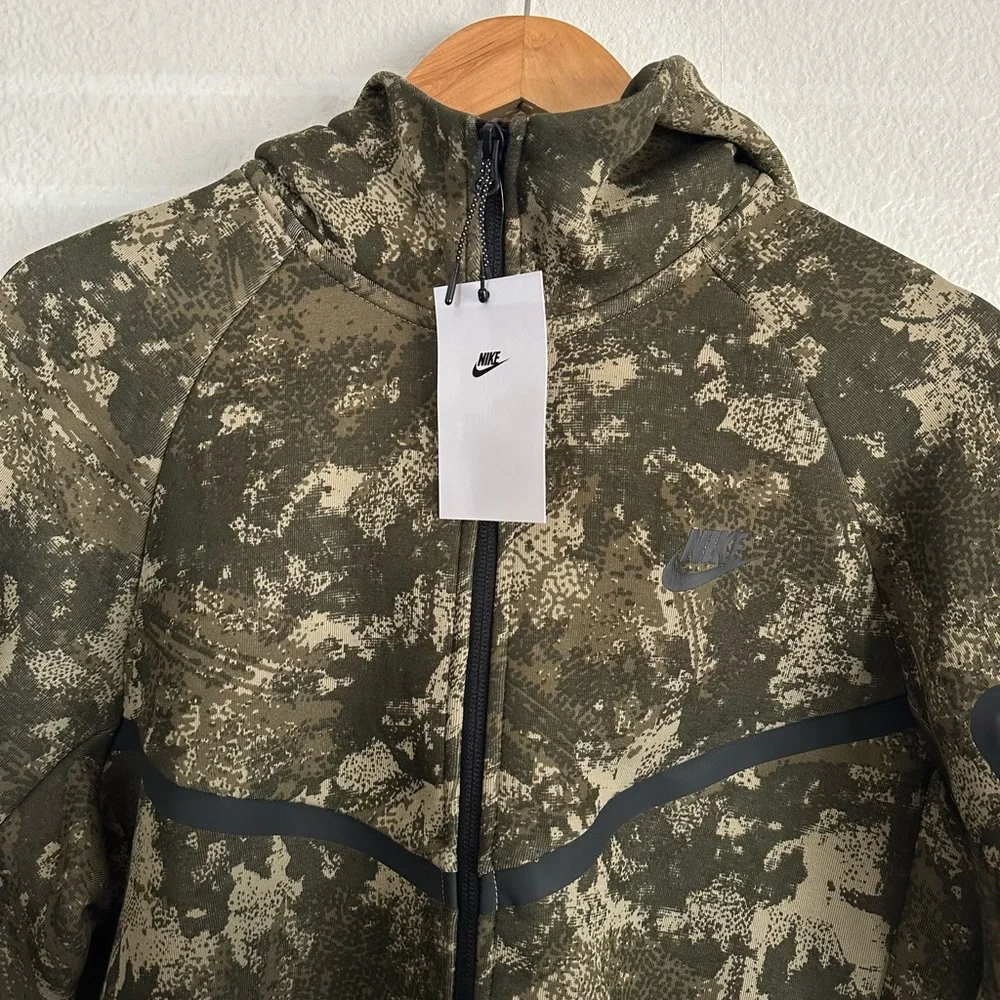 Nike Sportswear Tech Fleece Camo Zip Up Hoodie Athletic ACG SB Men’s Size Small